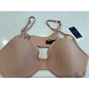Pepper Bra 174794 in size 40A wire free . Clasp on back strap to wear 2 ways